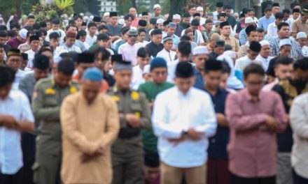 Gelora Kebersamaan: Antusiasme Warga Merayakan Lebaran