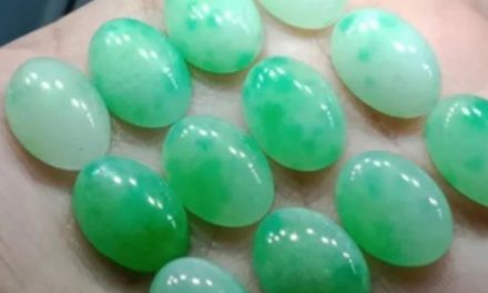 Perbedaan Giok Asli Dan Palsu: Panduan Untuk Kolektor