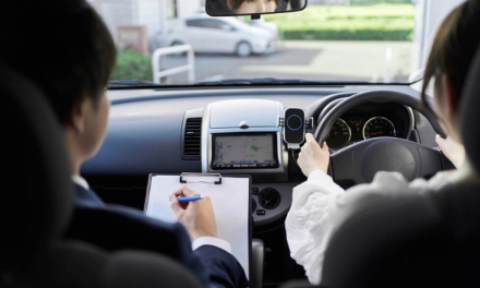 Tips Aman Dan Percaya Diri Saat Belajar Menyetir Mobil