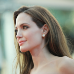 Langkah Inspiratif Angelina Jolie Demi Masa Depan Bumi