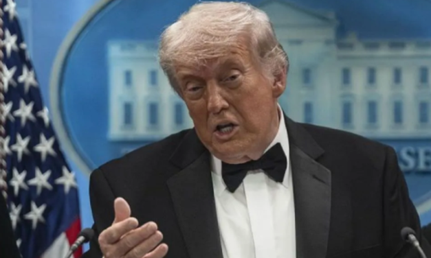Ketegangan Di Selat Hormuz: Pengaruh Pernyataan Donald Trump