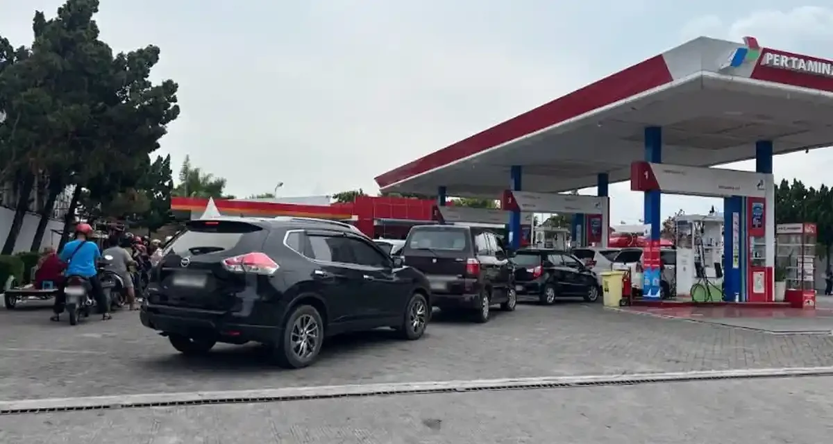 SPBU Medan Dipenuhi Antrean Panjang, Apa Penyebabnya?