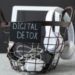 Digital Detox: Cara Mengurangi Ketergantungan Pada Ponsel