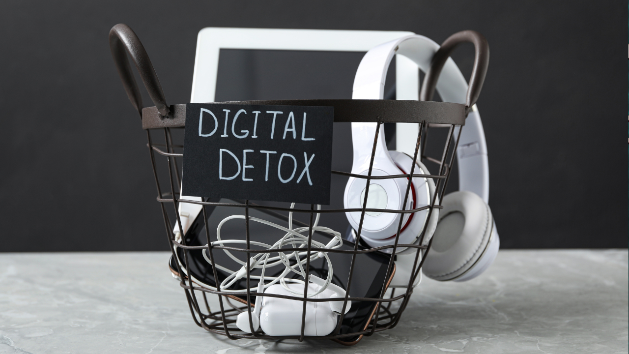 Digital Detox: Cara Mengurangi Ketergantungan Pada Ponsel